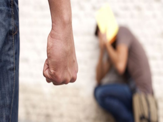 Meliput Banjir, Wartawan NET TV Dipukul dan Diludahi Sekelompok Pemuda