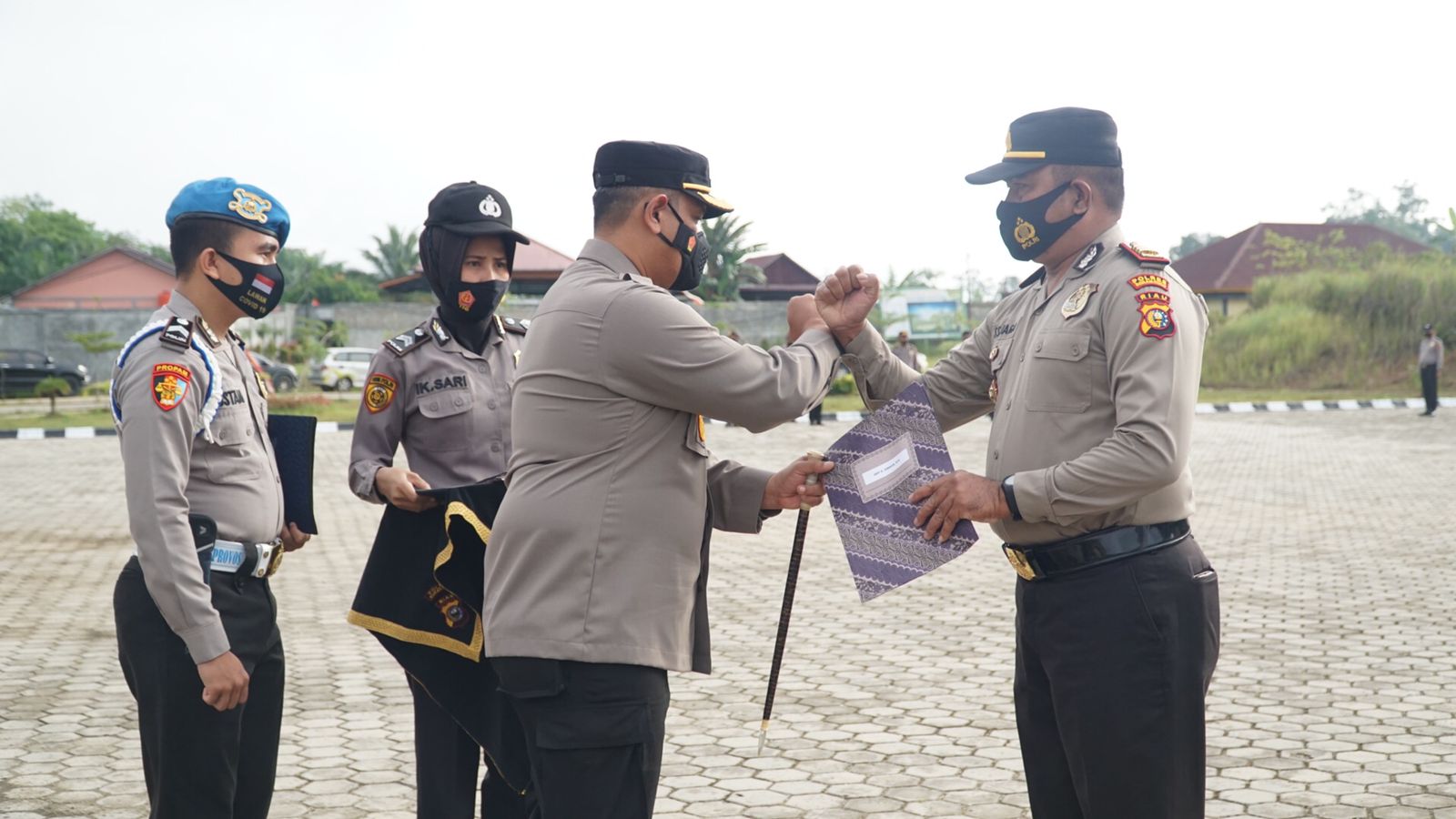 Berhasil Ungkap Kasus Narkotika, Kapolres Rohul Beri Reward ke Kapolsek Tandun