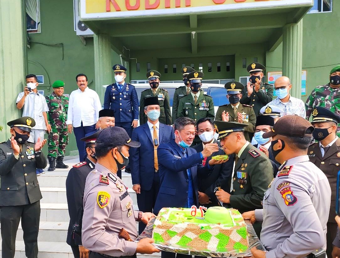 Bupati Rohil Afrizal Sintong Hadiri Sempena HUT TNI ke-76