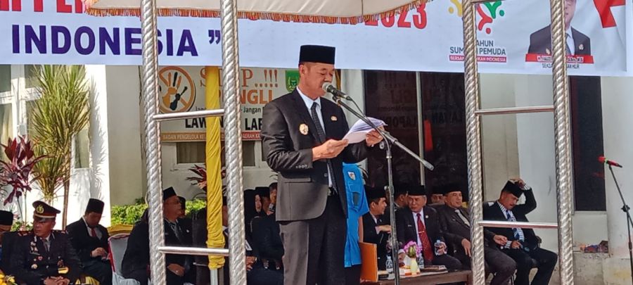 Peringati Hari Sumpah Pemuda ke- 95, Bupati Rohil Pimpin Apel