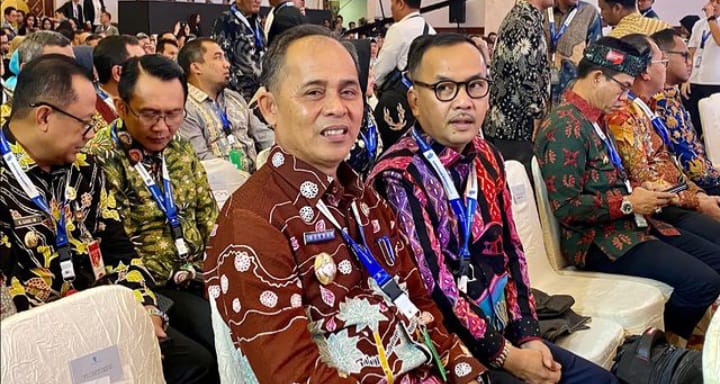 Modus,,, Pj Bupati Inhil Laksanakan Ekspor Buah Kelapa, Guna Pikat Hati Petani Untuk Kepetingan Politik Pilkada 2024