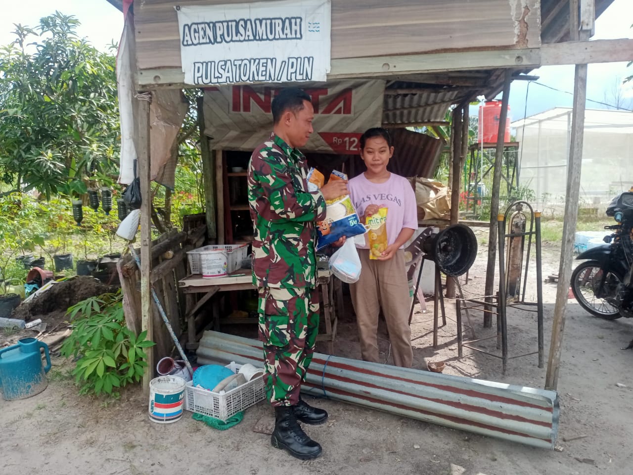 Serda M Andi Darmawan Laksanakan Giat Babinsa Masuk Dapur