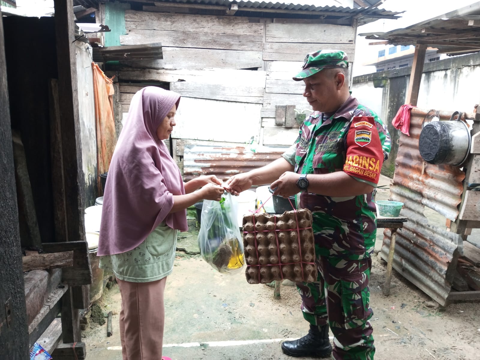 Giat Babinsa Masuk Dapur Terus Dilaksanakan Oleh Serma Zul Efendi