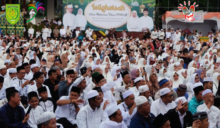 Ribuan Masyarakat Ikuti Istigosah Gema Muharram 1446 H di Lapangan Gadjah Mada Tembilahan