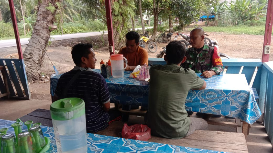 Babinsa Sertu Jainal Arifin Dorong Kolaborasi Warga dan Aparat untuk Keamanan Wilayah