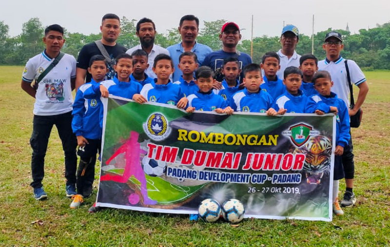 Pesta Gol ke Gawang Elang Nusantara, Dumai Junior Melenggang ke 8 Besar Sebagai Juara Grup