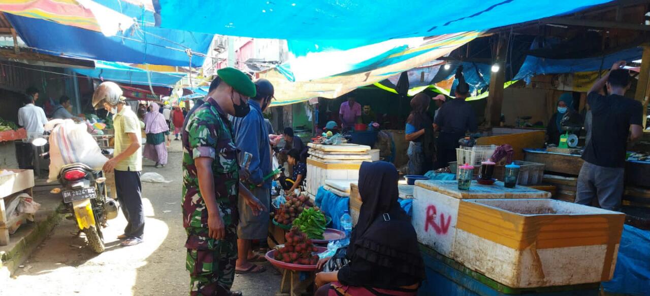 Sertu Abu Kasim Ingatkan Masyarakat Untuk Menerapkan Prokes dan Hidup Sehat