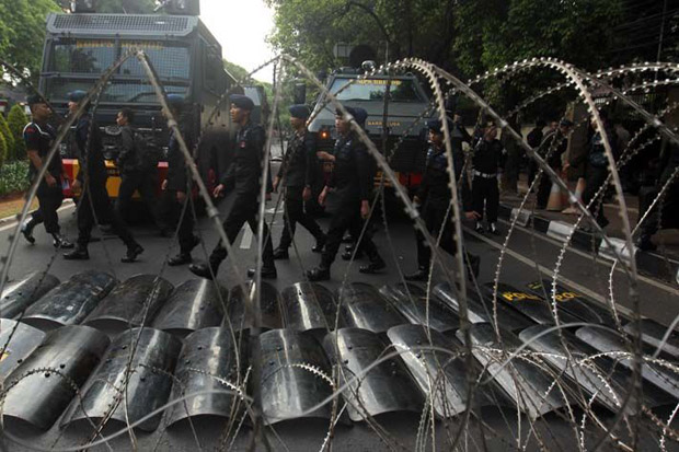 Polisi Perketat Penjagaan di KPU dan Bawaslu