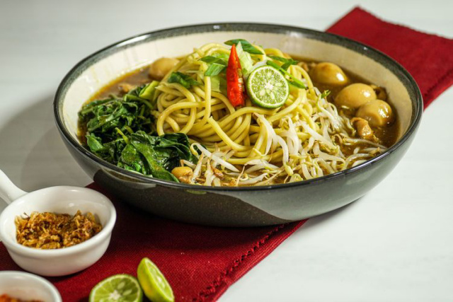 Resep Mi Kangkung Betawi, Bikin Menu Berkuah untuk Makan Siang