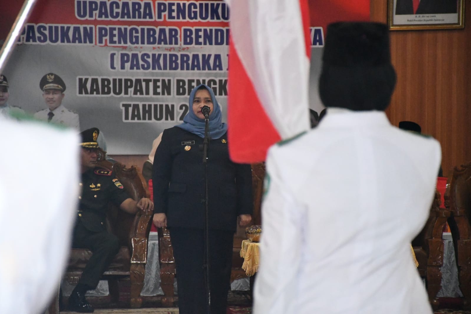 Suasana Haru, Bupati Bengkalis Kasmarni Kukuhkan 75 Anggota Paskibraka