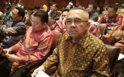 Gubernur Riau Akui Baru Akan Pelajari Perda Parkir Pekanbaru