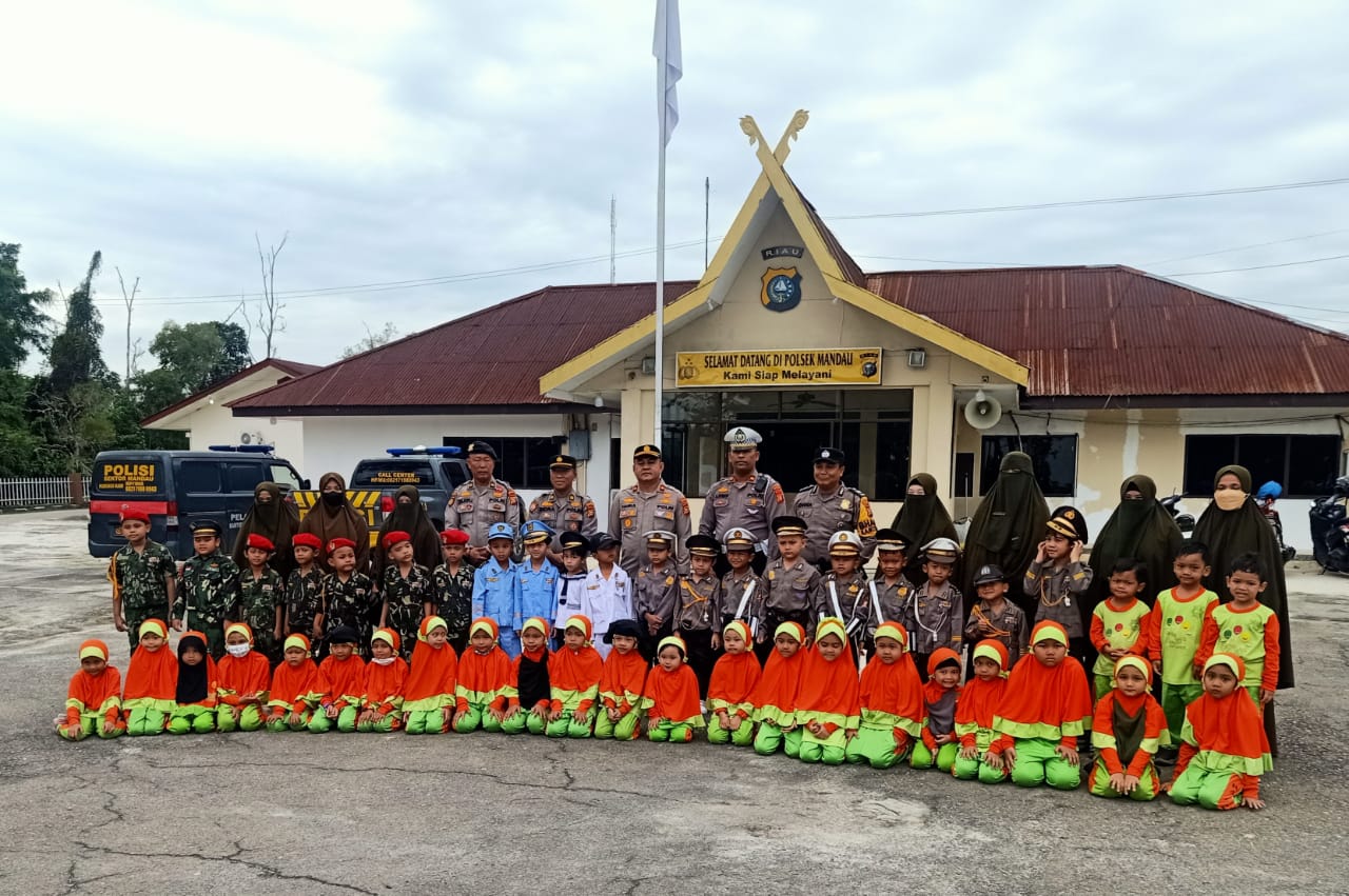 Polsek Mandau Terima Kunjungan Anak-anak TK Al Huda Duri