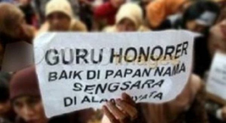 9 Kabupaten dan Kota di Riau Belum Bayarkan Gaji Guru Bantu