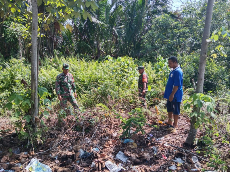 Upaya Cepat Babinsa Koramil 06 Merbau Melaksanakan Patroli Cegah Karhutla