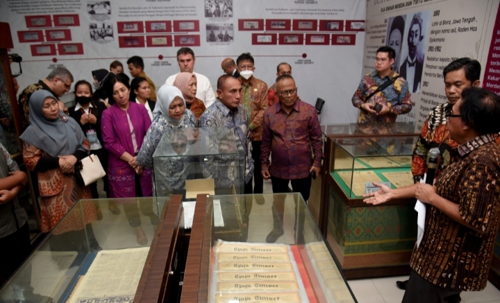 Pameran Pers Tiga Abad Sempena HPN 2023 Dibuka Gubsu Edy Rahmayadi