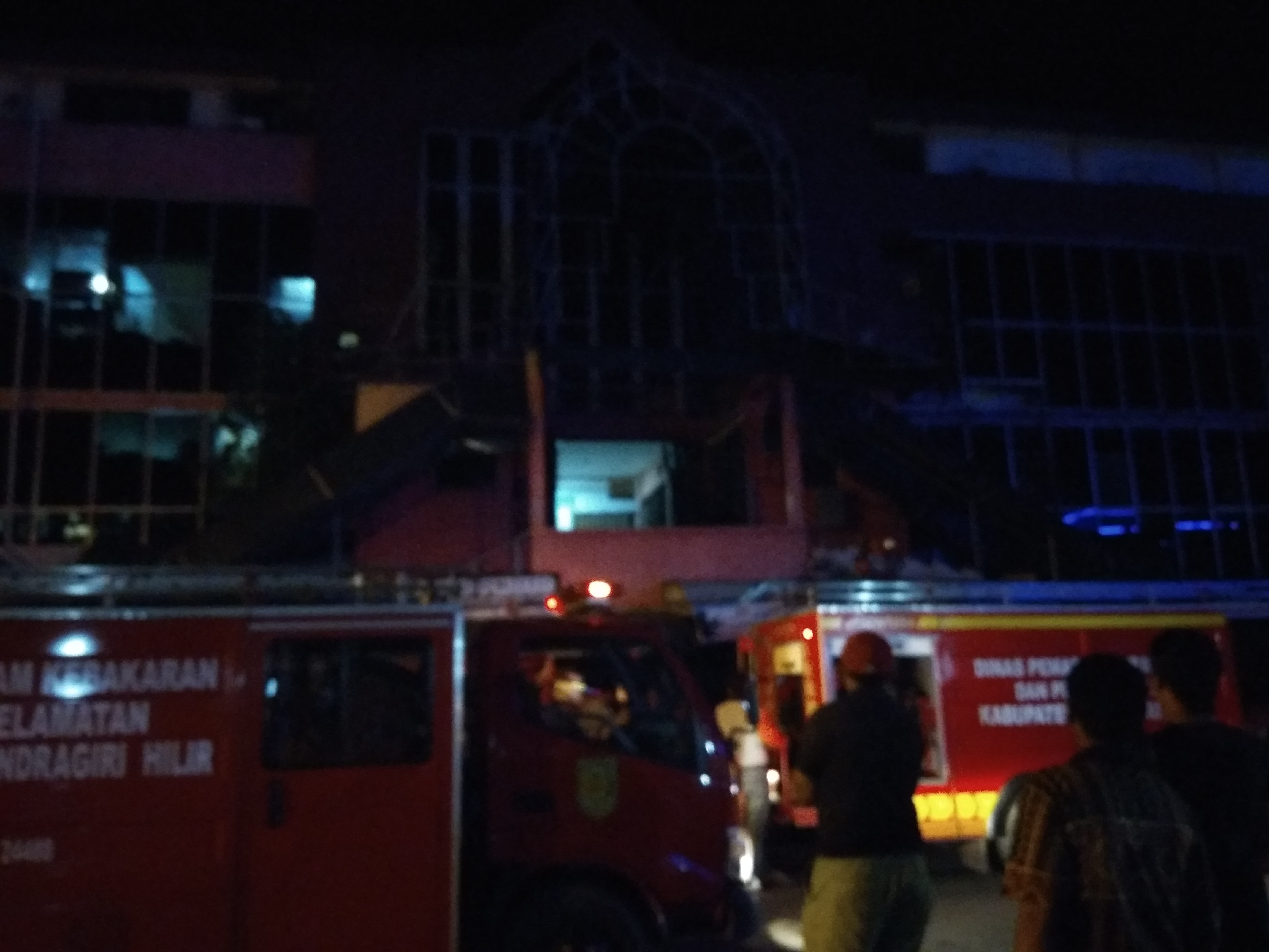 BREAKING NEWS, Bangunan Plaza Sri Gemilang Tembilahan Terbakar