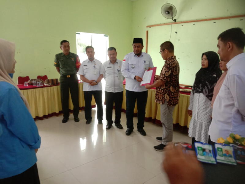 Sertu Ramli Sambut Kedatangan Mahasiswa KKN ke Wilayah Binaannya