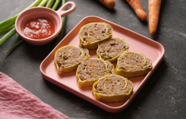 3 Trik Gulung Rolade Ayam agar Bulat Sempurna, Pakai Alat Sederhana