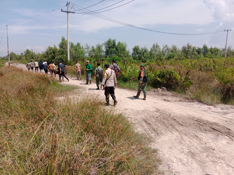 Antisipasi Karhutla di Kebun dan Hutan, Serda Bambang Irwanto Laksanakan Sosialisasi Pencegahan