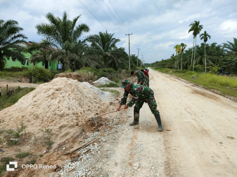 TMMD ke 117, Penggunaan Cangkul dan Alat Berat Terus Dimaksimalkan