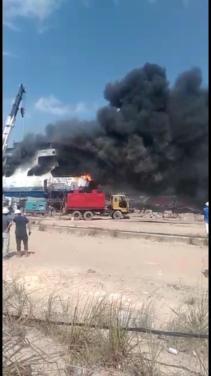 Kapal Roro KMP. Sembilang Terbakar