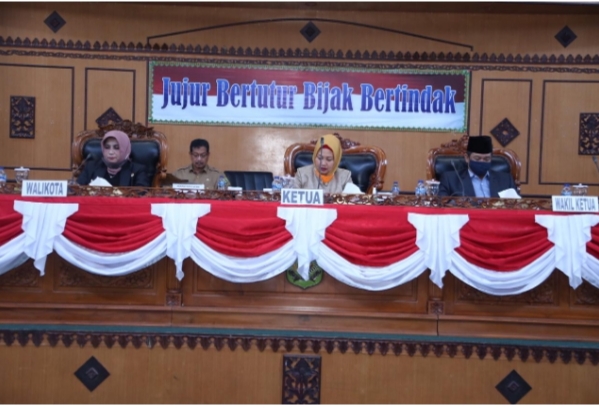 DPRD Tanjungpinang Sahkan Empat Ranperdan Insiatif Eksekutif Jadi Perda