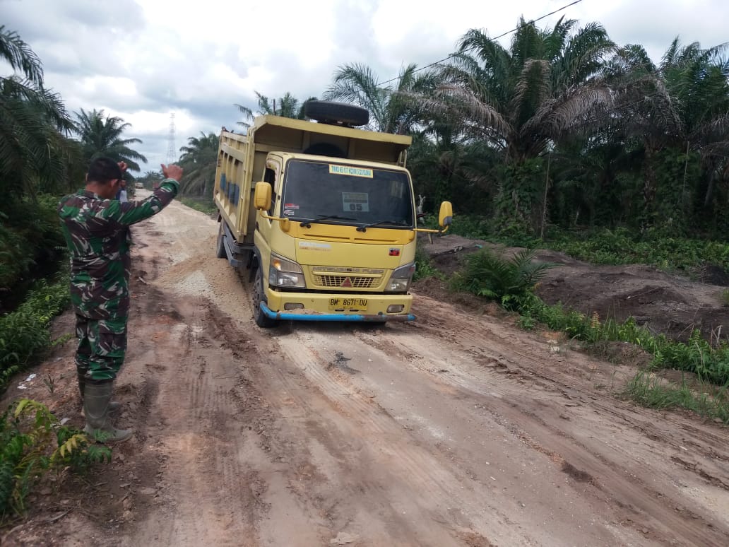 TMMD ke 107, Warga Parit Bugis Sebentar Lagi Akan Mempunyai Jalan Yang Layak