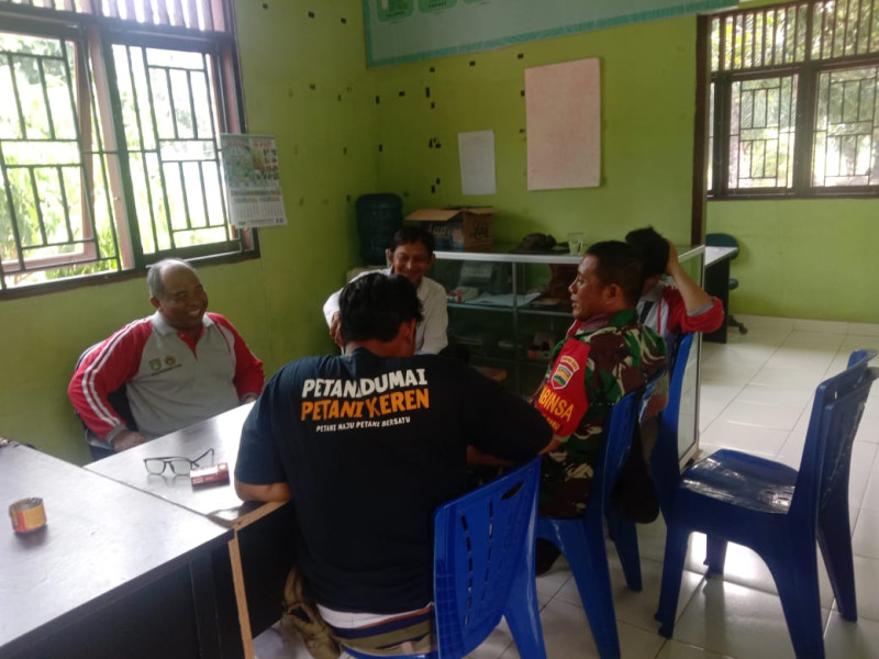 Babinsa Koramil 03 SS Gelar Komsos Fokus Keamanan di Kelurahan Basilan