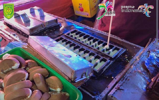 Kue Pancong Masih Mudah Ditemukan di Pasar Tembilahan