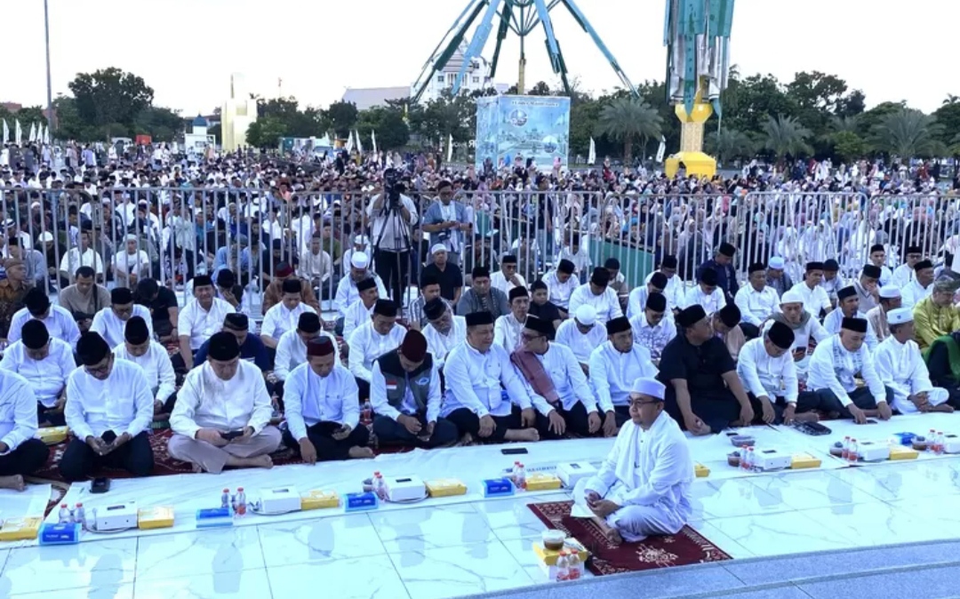 Syukuran dan Buka Puasa Bersama Gubernur dan Wakil Gubernur Riau Bersama Ustaz Abdul Somad Dihadiri Ribuan Masyarakat